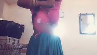 Amateur Rajasthani Housewife Engages In Sexual Activity