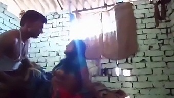 Indian Village Housewife Gets Anal Dogging Sex