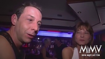 Swinger Amatoriali Si Lasciano Andare In Un'Orgia Tedesca Sporca