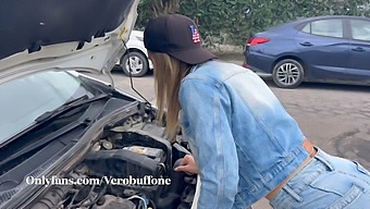 Exclusieve Video: Mechanische Assistentie Leidt Tot Een Druipend Orgasme