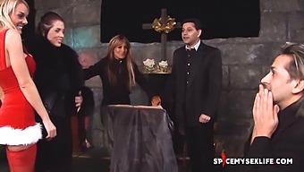 Una Santa Rubia Tiene Un Orgasmo En La Iglesia Con Una Monja Y Un Sacerdote