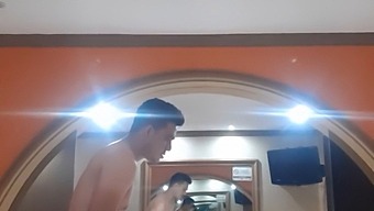Io E Mia Cugina Facciamo La Maiala In Un Motel Squallido