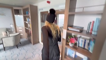 Aventura Con Una Hermosa Mujer En Un Crucero Mientras Está En Una Relación Con Mi Novia.